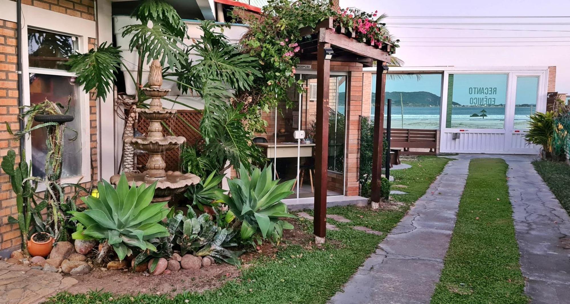 Pousada Recanto Edenico - A Beira Mar Da Praia Ponta Do Papagaio, Palhoca Sc Extérieur photo